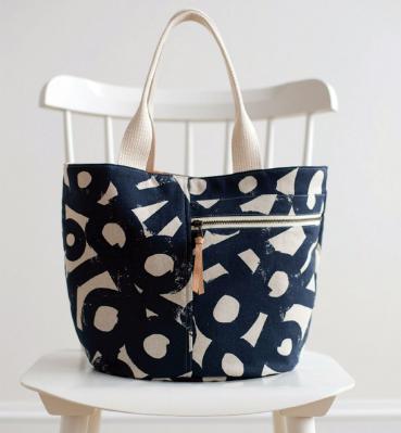 Crescent-Tote-sewing-pattern-Noodlehead-1