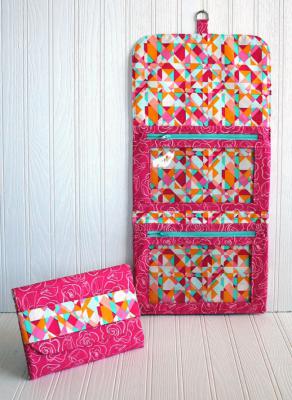 Tuck-and-Travel-Bag-sewing-pattern-Stitchin-Sisters-1